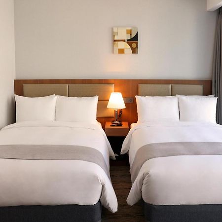 Stanford Hotel Myeongdong Сеул Экстерьер фото