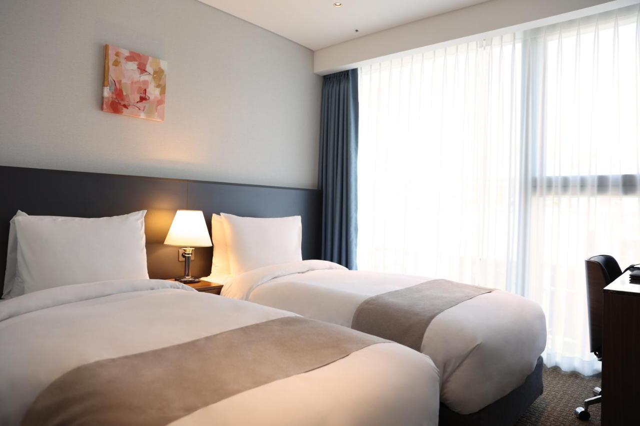 Stanford Hotel Myeongdong Сеул Экстерьер фото
