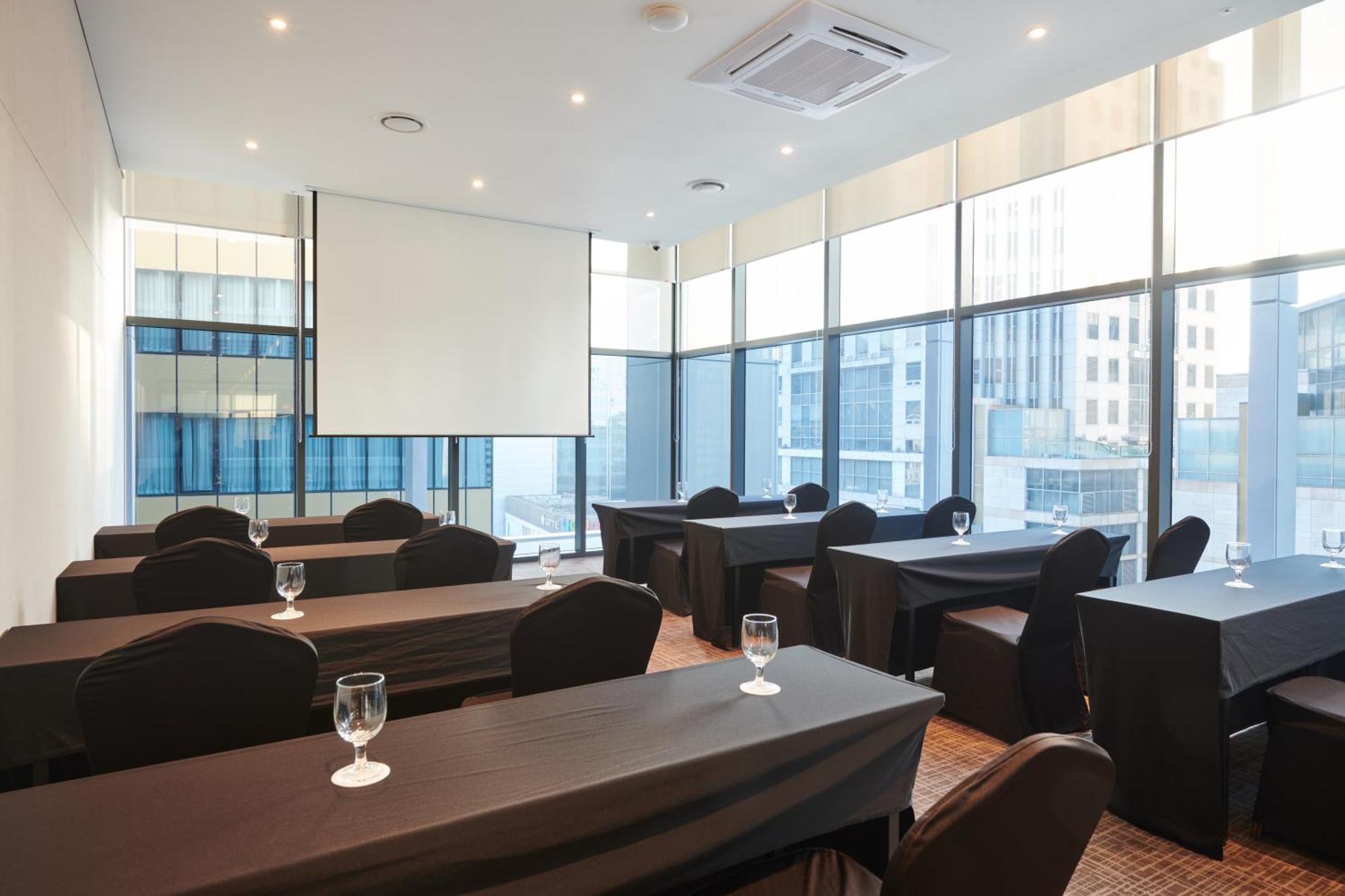 Stanford Hotel Myeongdong Сеул Экстерьер фото
